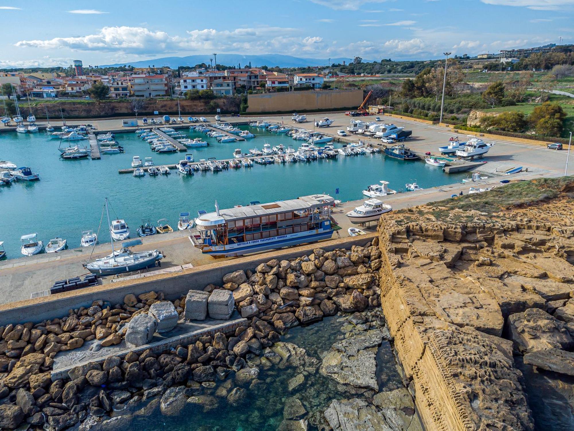 Home Le Castella Ле-Кастелла Экстерьер фото