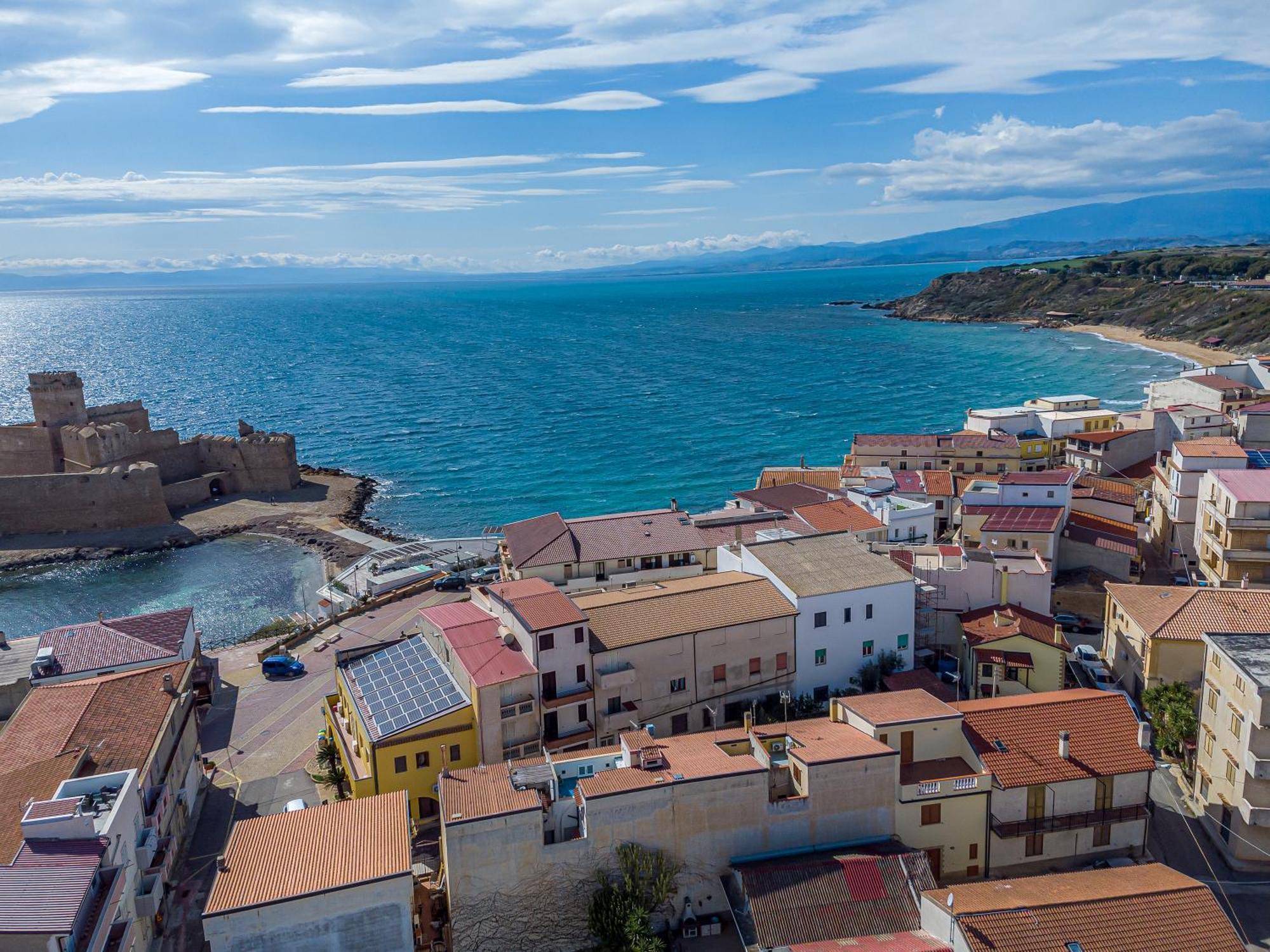 Home Le Castella Ле-Кастелла Экстерьер фото