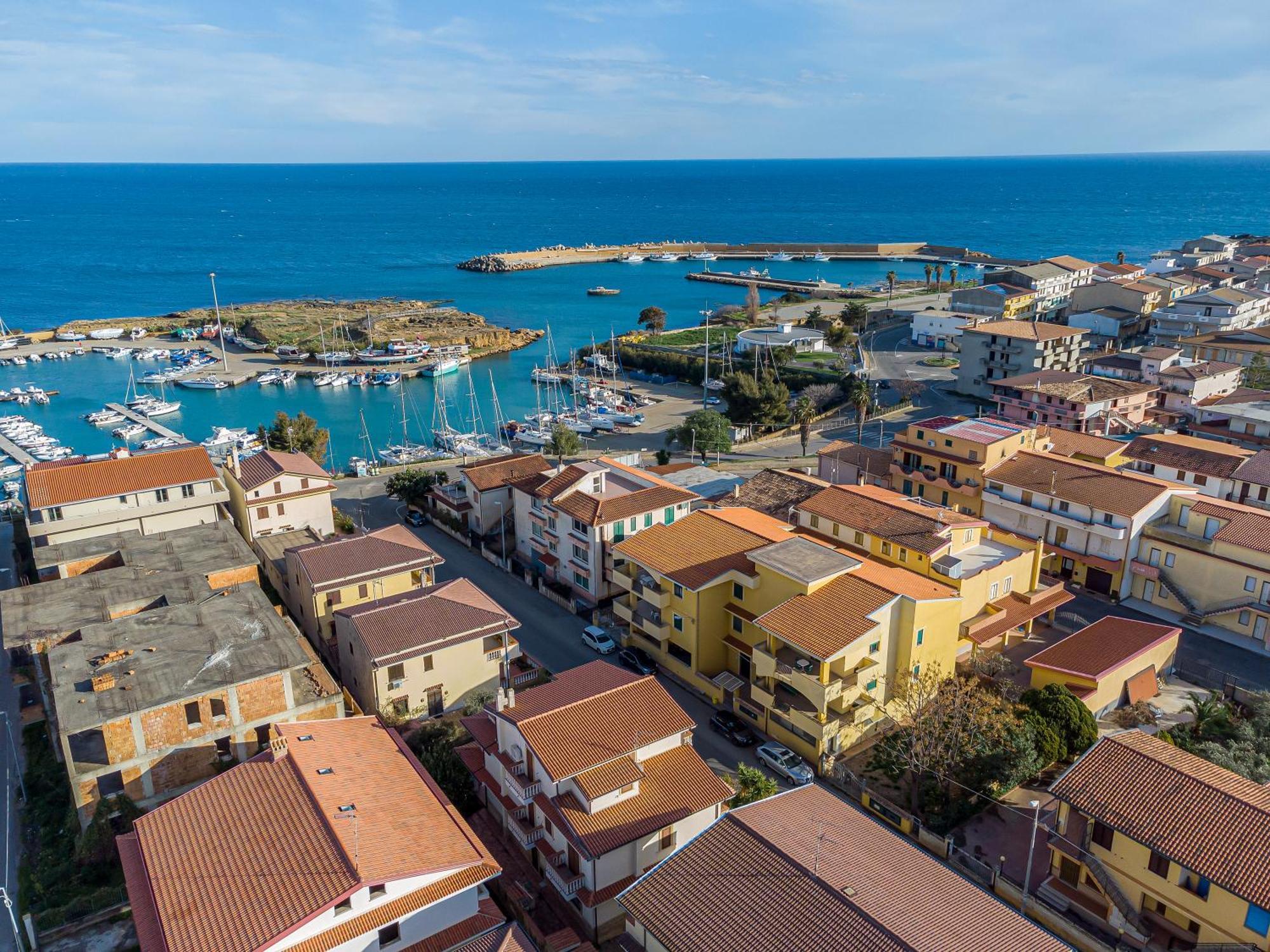 Home Le Castella Ле-Кастелла Экстерьер фото